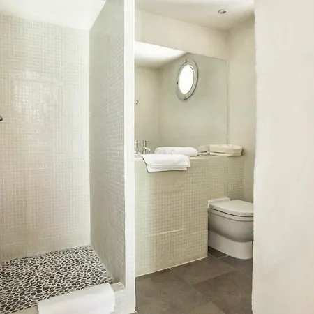 Le Prieure La Madelene Bed & Breakfast *
