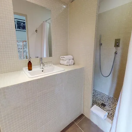 Le Prieure La Madelene Bed & Breakfast